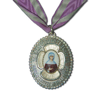 Значки и медали со вставками из драгоценных и не драгоценных камней, изготовленные в Творческой мастерской «Соломун»
